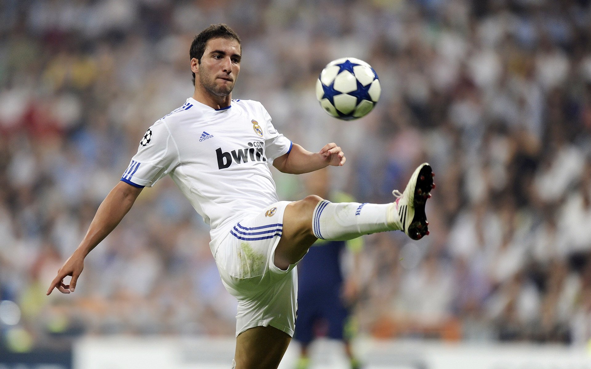 埃弗顿多次抢断终结对方组织核心,埃弗顿引援